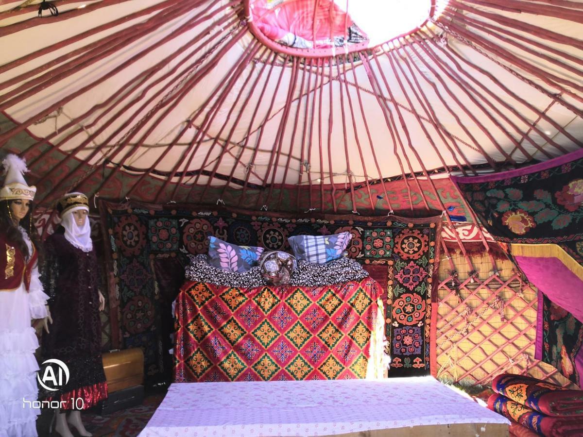 Yurt Camp Ali-Nur at Lake Song-Kol Naryn Exterior photo
