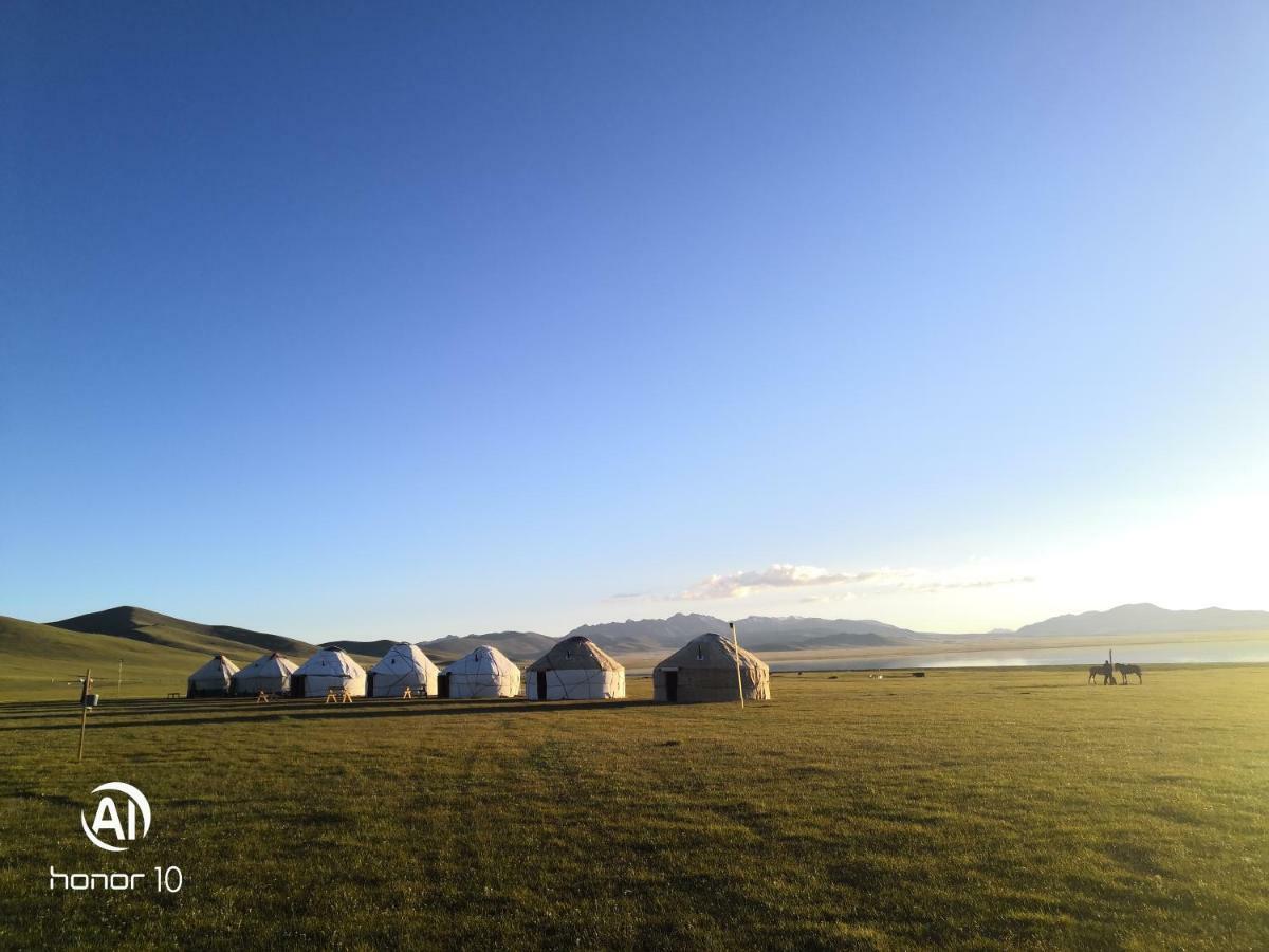 Yurt Camp Ali-Nur at Lake Song-Kol Naryn Exterior photo