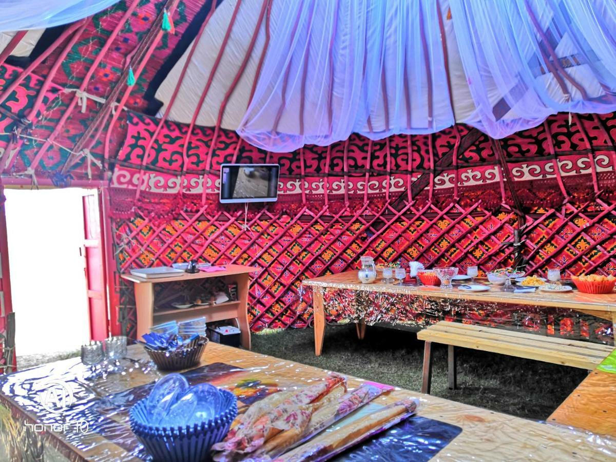 Yurt Camp Ali-Nur at Lake Song-Kol Naryn Exterior photo