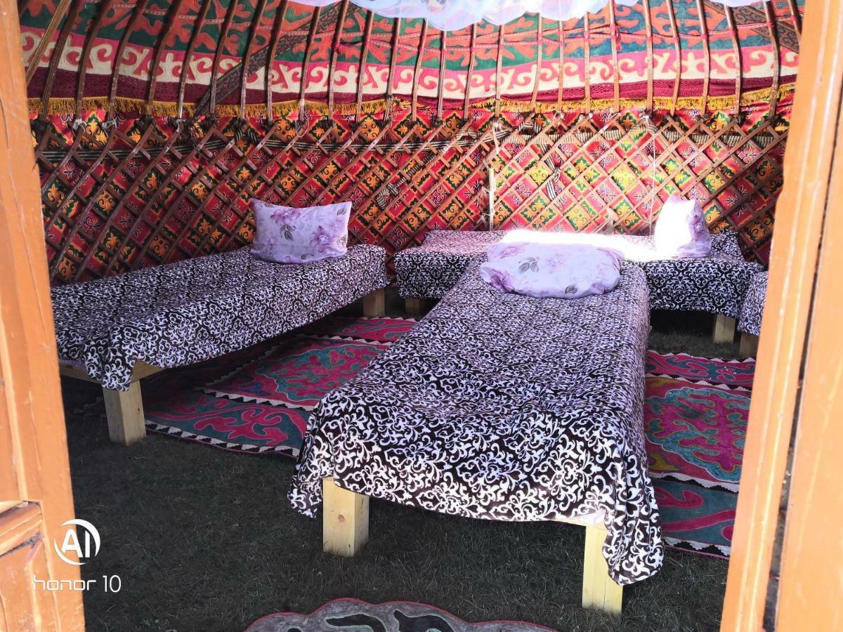 Yurt Camp Ali-Nur at Lake Song-Kol Naryn Exterior photo